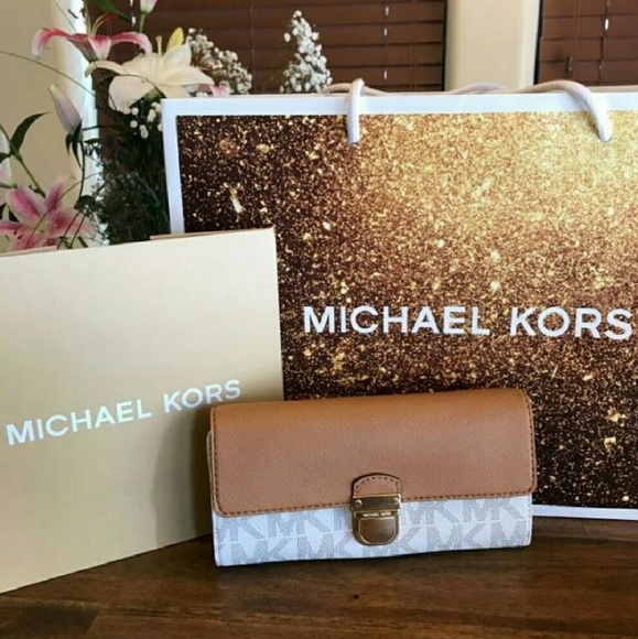Michael Kors Handbags - Michael Kors Bridgette Flap Wallet 100% Authentic